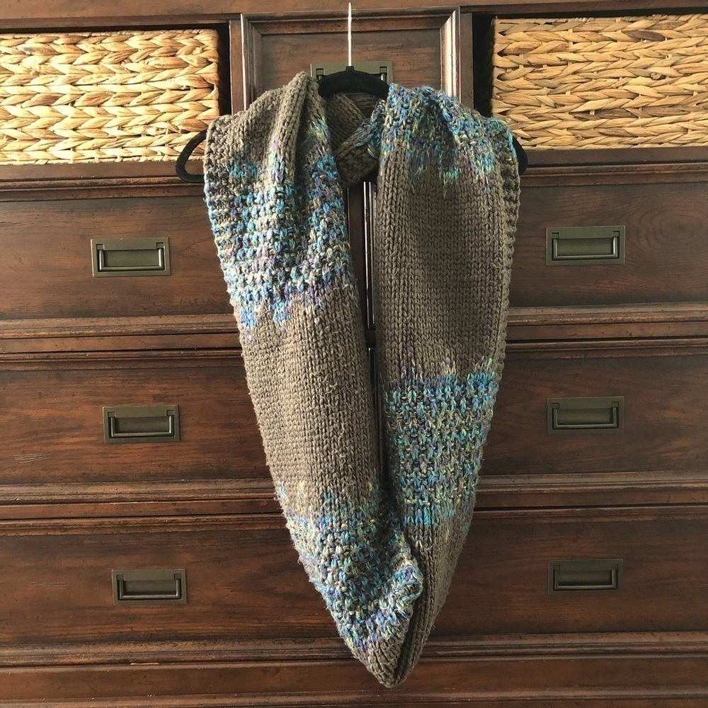 Gray Double infinity knit scarf with a hint of color.
